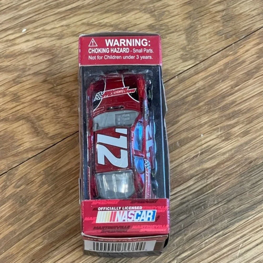 Lionel‎ NASCAR Collectibles 1:64 Scale 12 Martinsville Speedway 2012 Limited Ed